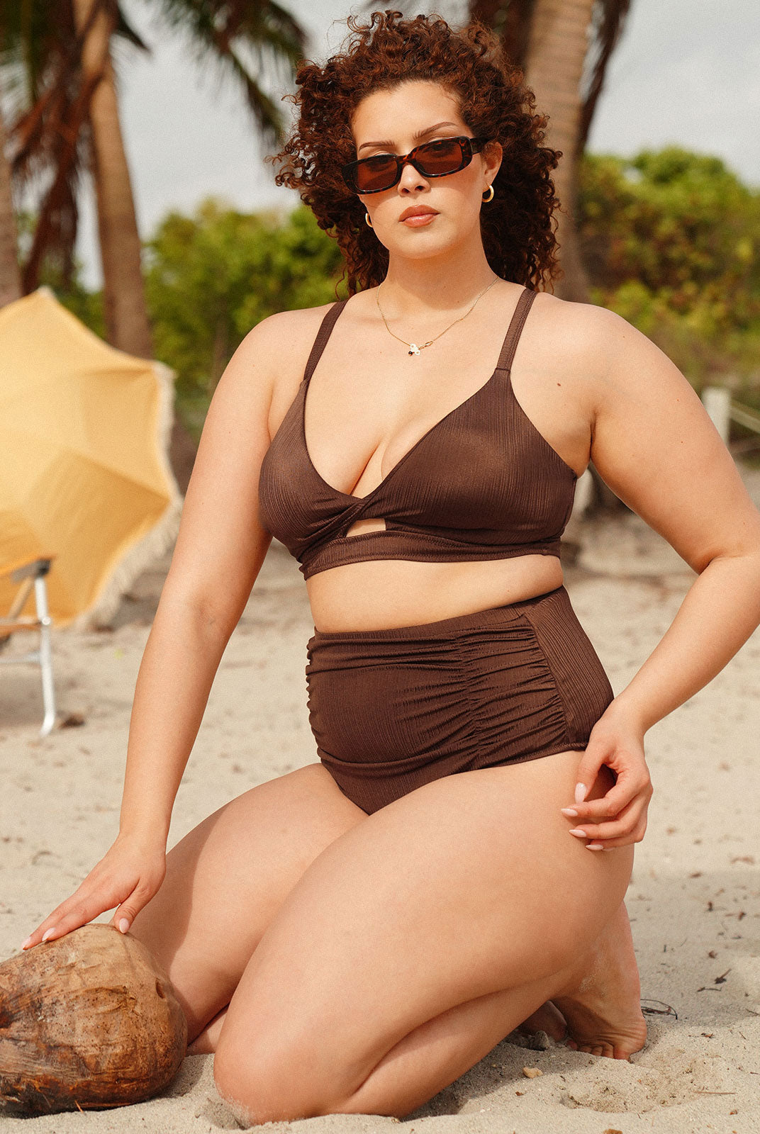 Coffee Twist Cutout Plus Size Bikini Top - Plus Size Bikini Tops - BERLOOK