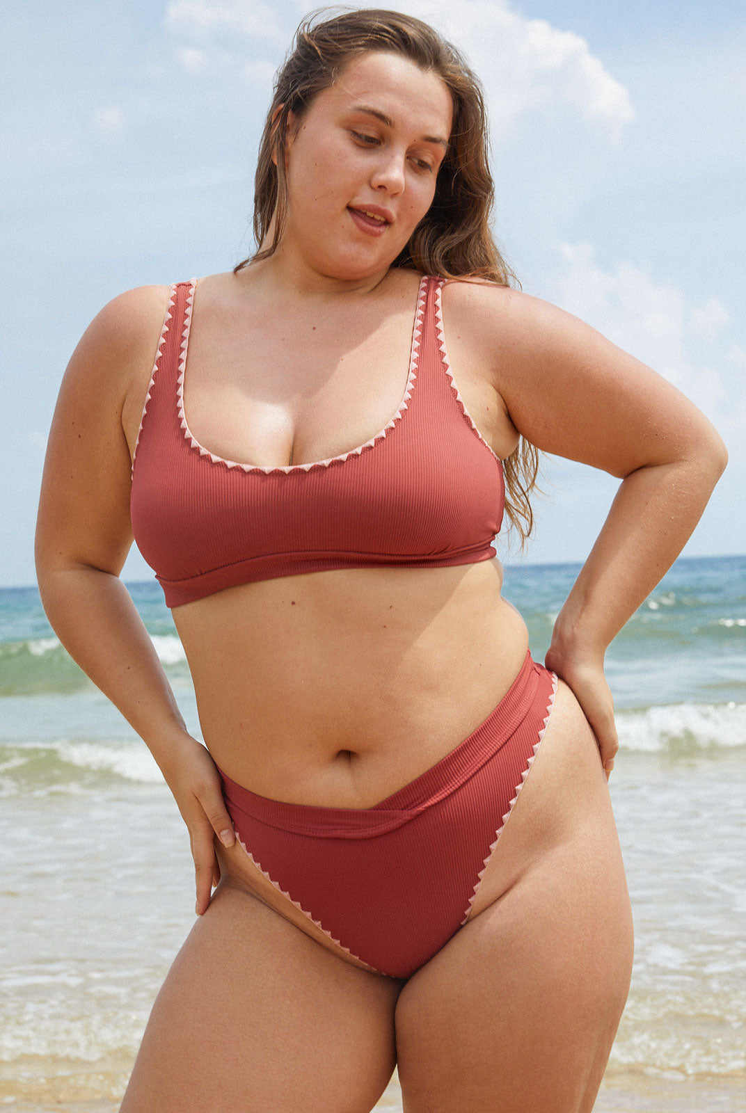 Contrast Stitch Longline Plus Size Bikini Top Sustainable Plus Size Bikinis - BERLOOK