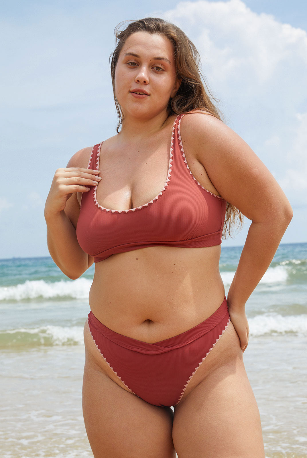 Contrast Stitch Longline Plus Size Bikini Top Sustainable Plus Size Bikinis - BERLOOK