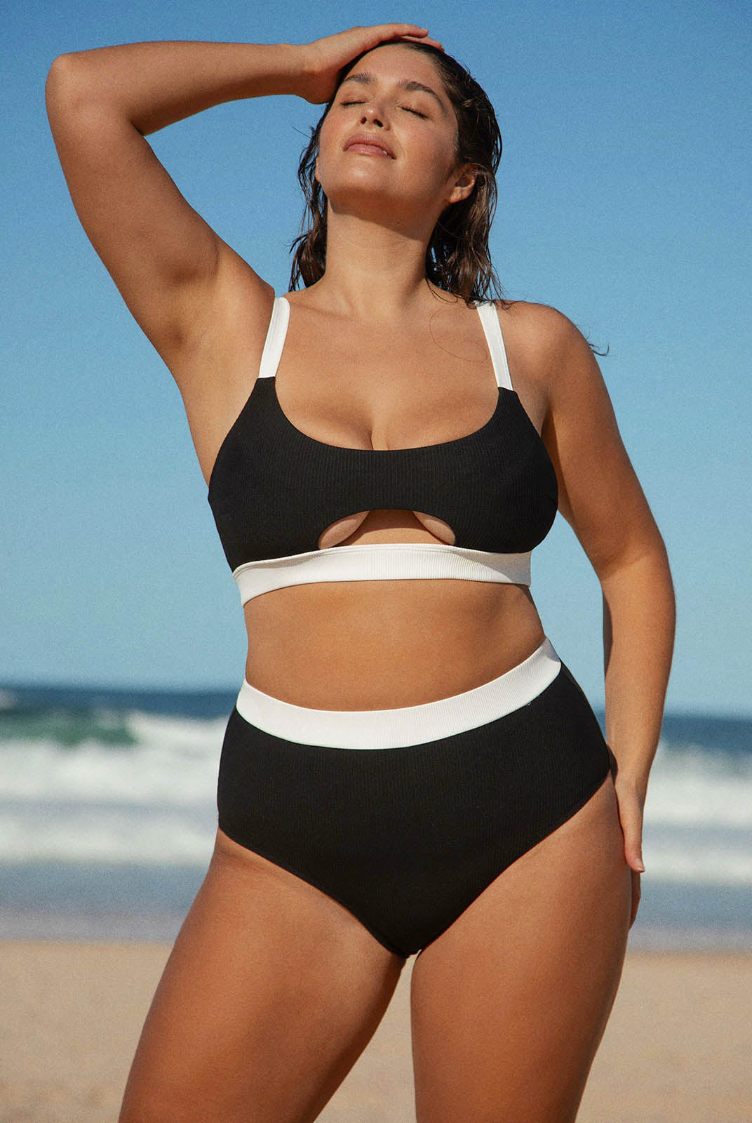 Contrast Trim Plus Size Bikini Bottom Sustainable Plus Size Bikinis - BERLOOK