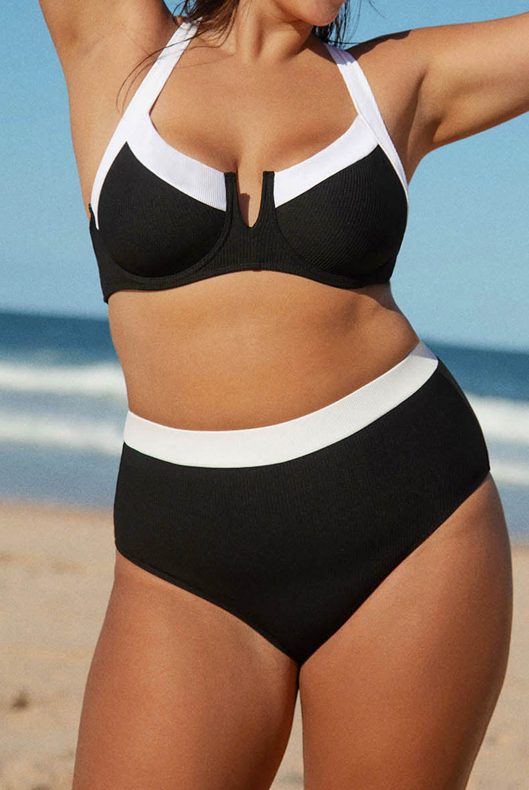 Contrast Trim Plus Size Bikini Bottom Sustainable Plus Size Bikinis - BERLOOK