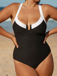 Contrast Trim Plus Size One-Piece Swimsuit Sustainable Plus Size One-Pieces - BERLOOK