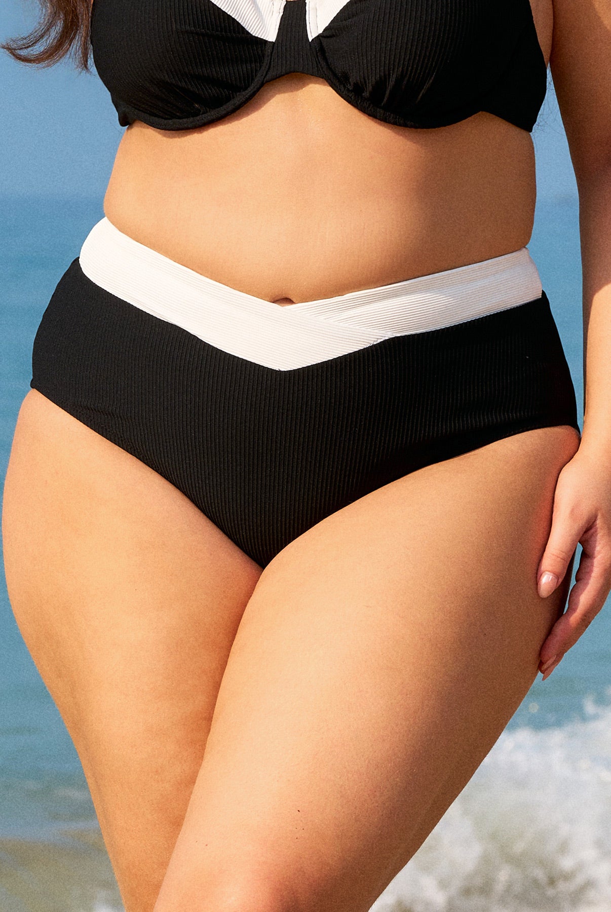 Women Knitted Nylon blended Bikini Bottoms Sustainable Plus Size Bikinis - BERLOOK