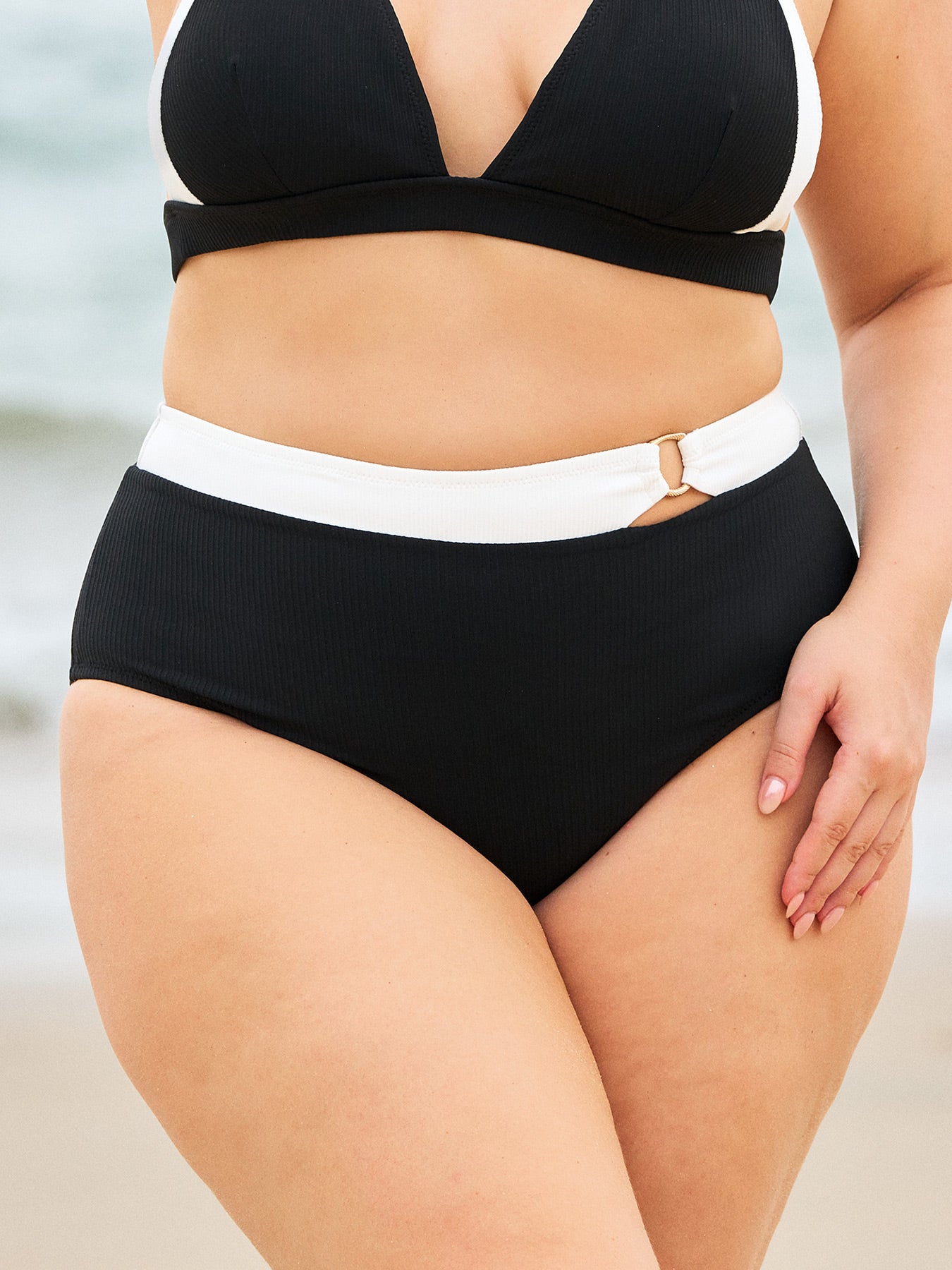 Women Knitted Nylon blended Bikini Tops Sustainable Plus Size Bikinis - BERLOOK