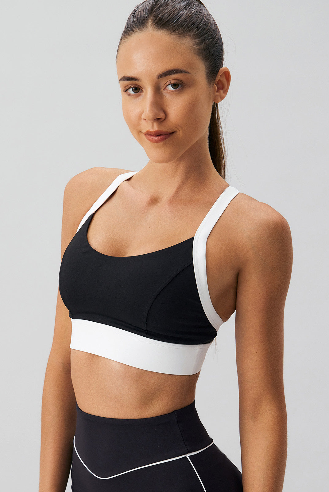 Women Knitted Nylon blended Yoga Shorts Sustainable Yoga Bottoms - BERLOOK