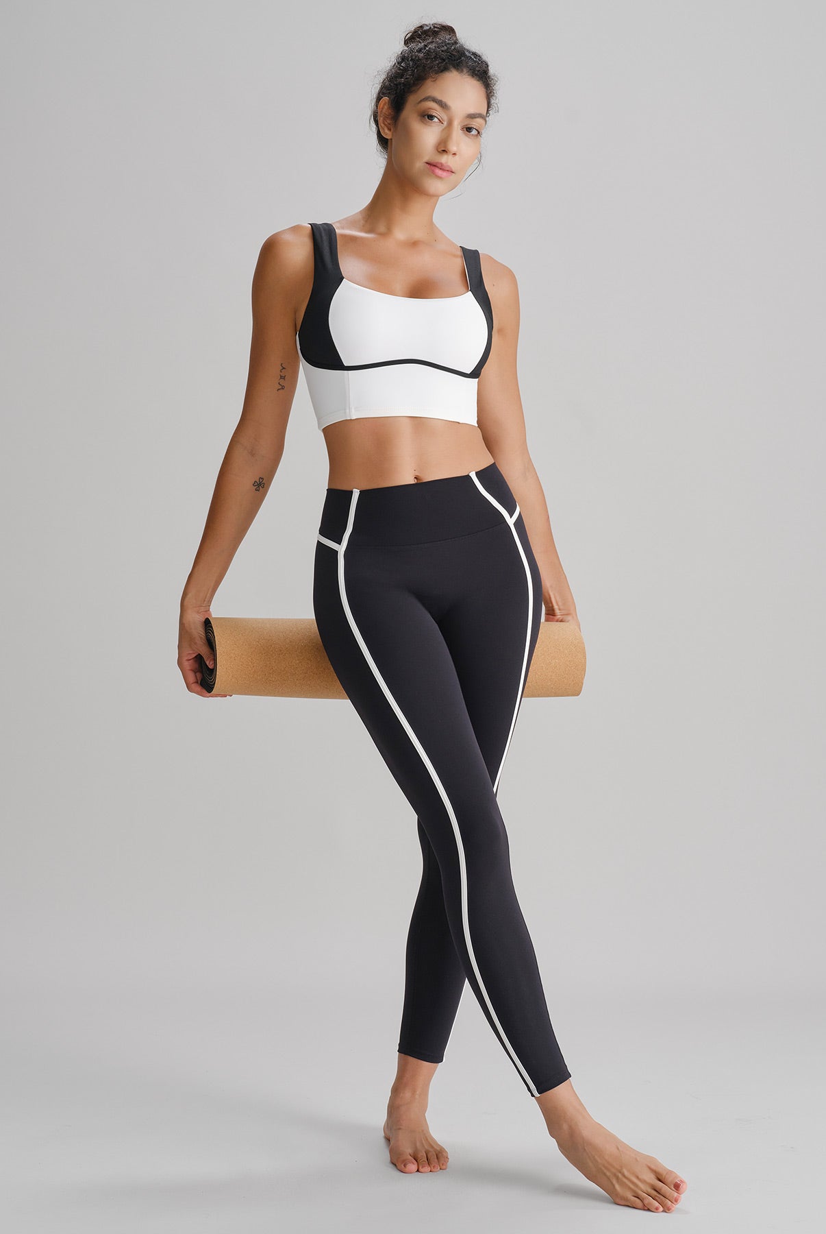 Women Knitted Nylon Spandex blended Yoga Camis Sustainable Yoga Tops - BERLOOK
