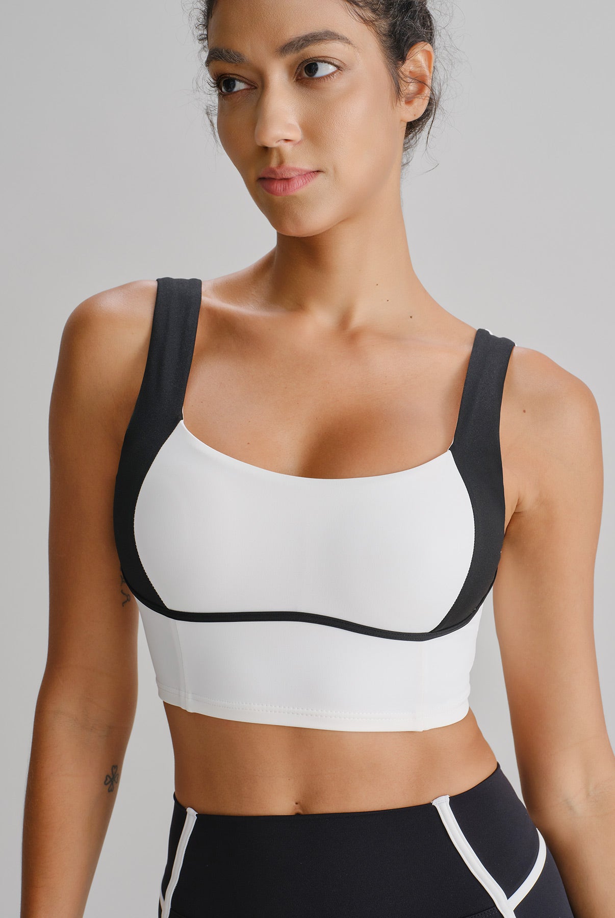 Women Knitted Nylon Spandex blended Yoga Camis Sustainable Yoga Tops - BERLOOK