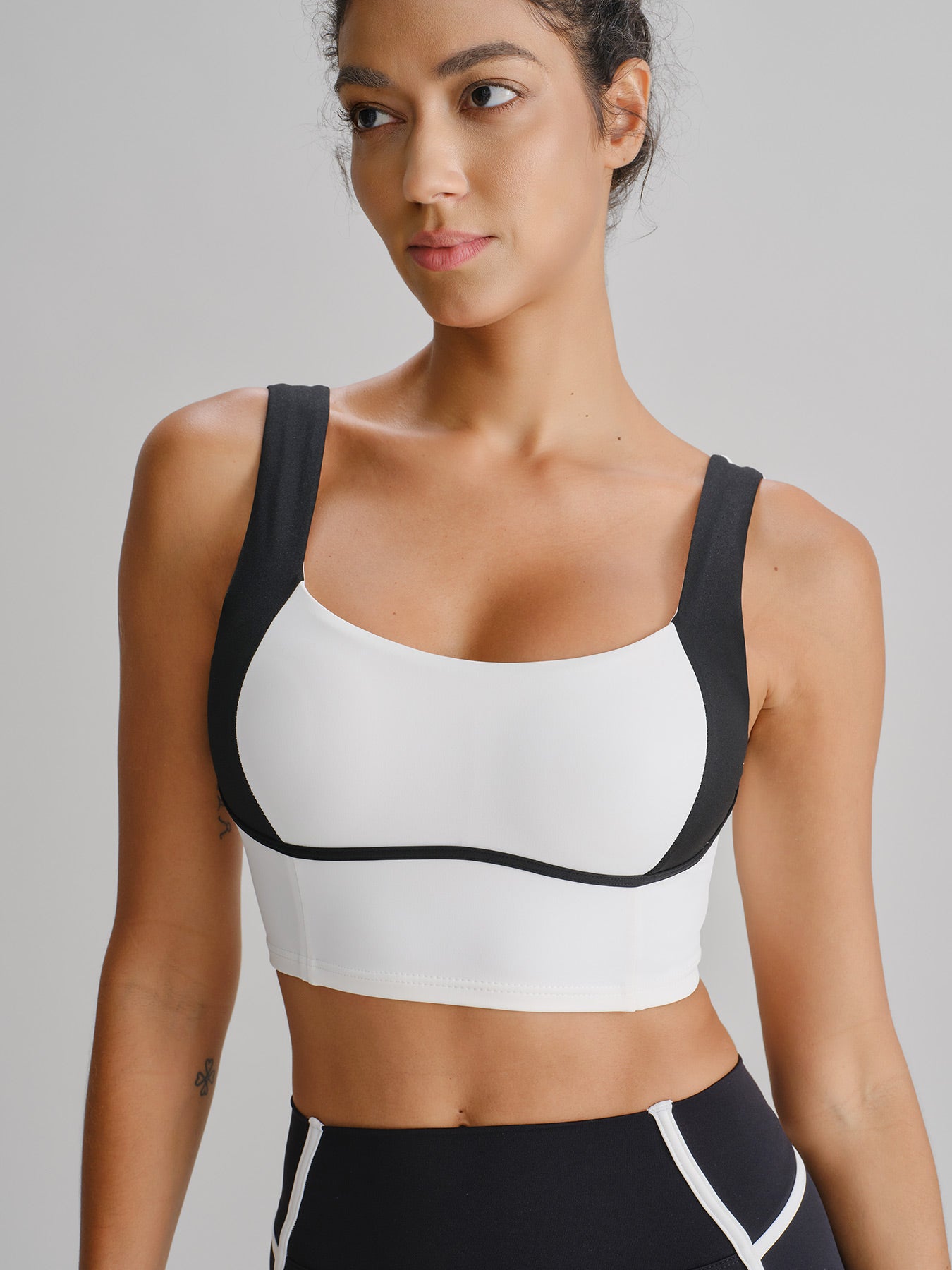 Women Knitted Nylon Spandex blended Yoga Camis Sustainable Yoga Tops - BERLOOK