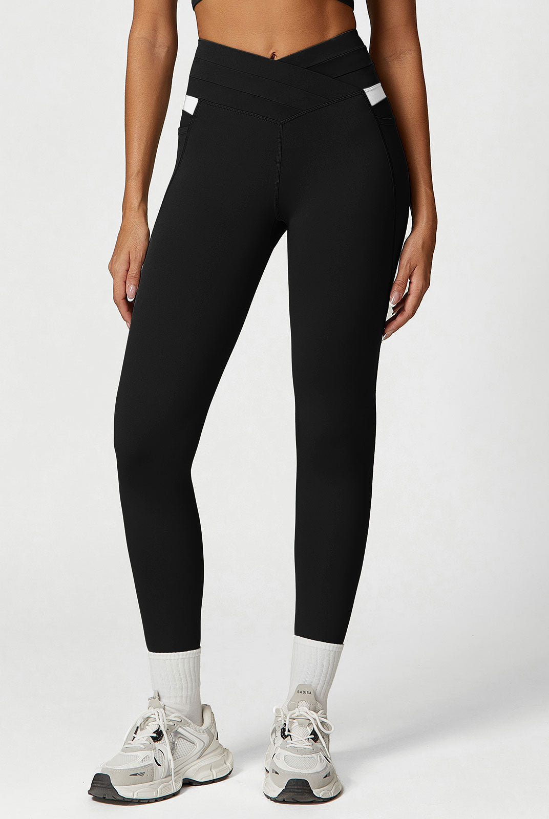 Women Knitted Nylon Yoga Leggings Black Sustainable Yoga Bottoms - BERLOOK
