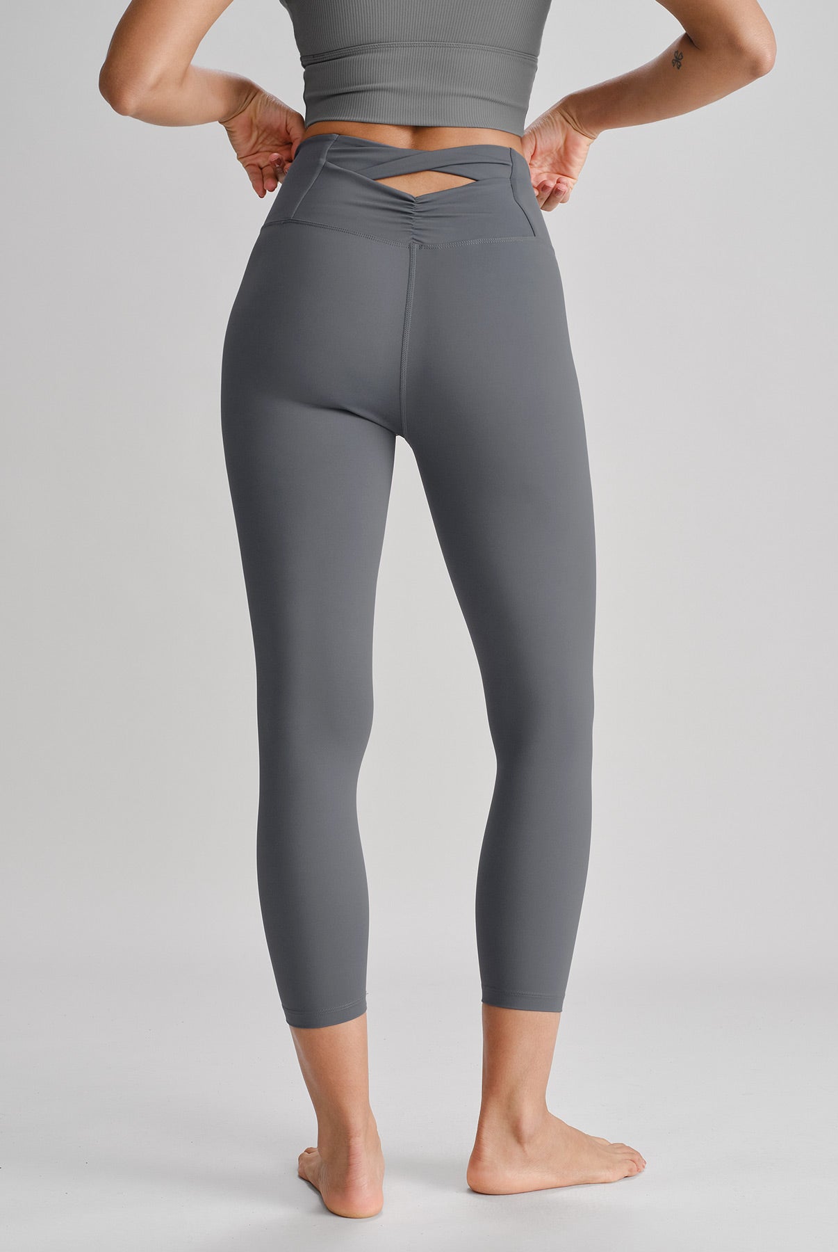 Women Knitted Nylon Yoga Leggings Sustainable Yoga Bottoms - BERLOOK
