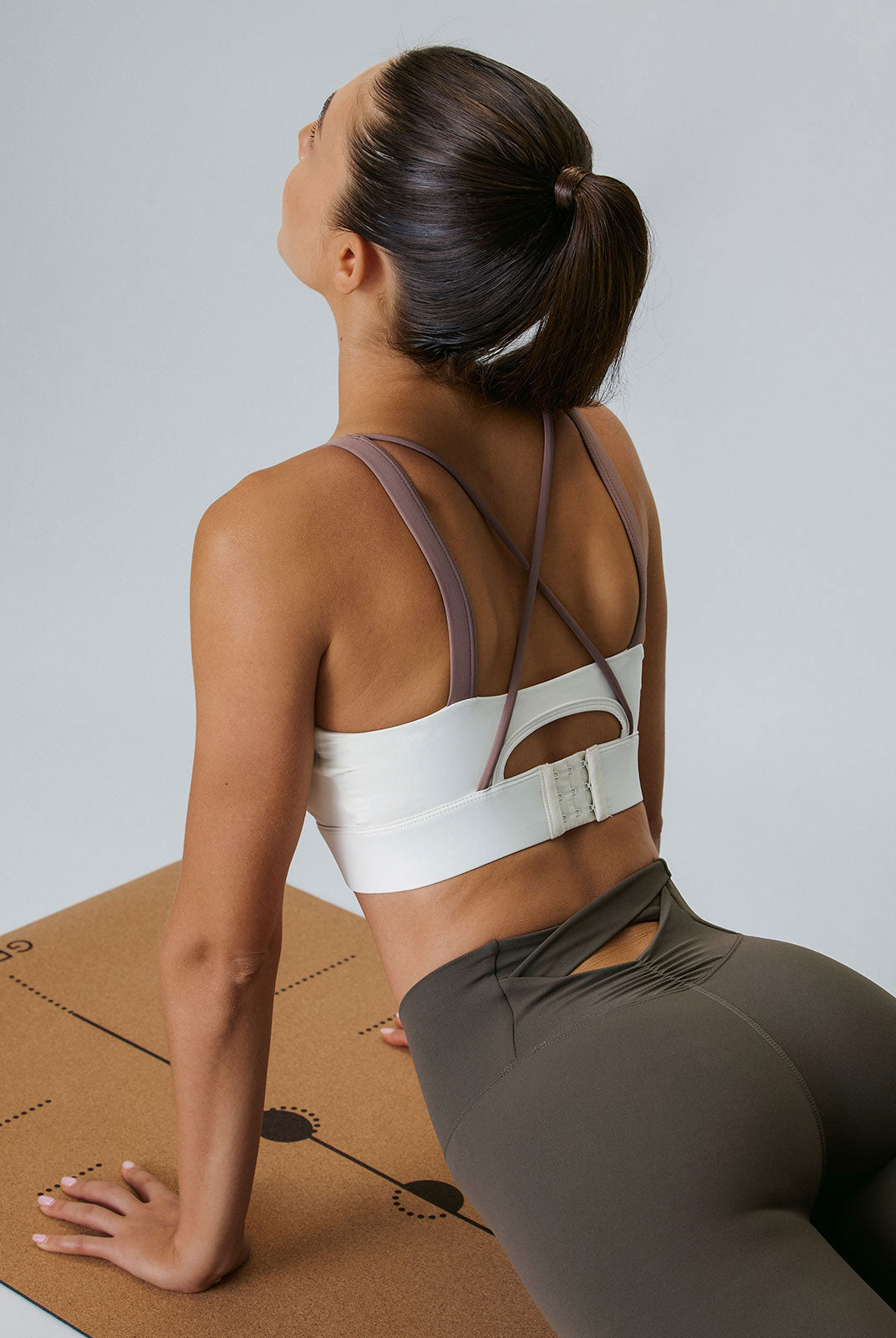 Women Knitted Nylon Yoga Leggings Sustainable Yoga Bottoms - BERLOOK