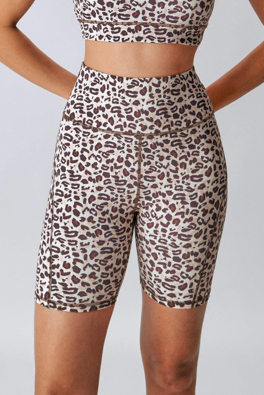 Women Knitted Nylon Yoga Shorts Sustainable Yoga Bottoms - BERLOOK