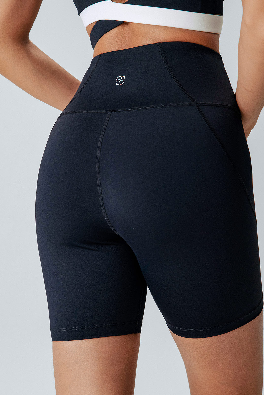 Women Knitted Nylon Yoga Shorts Sustainable Yoga Bottoms - BERLOOK