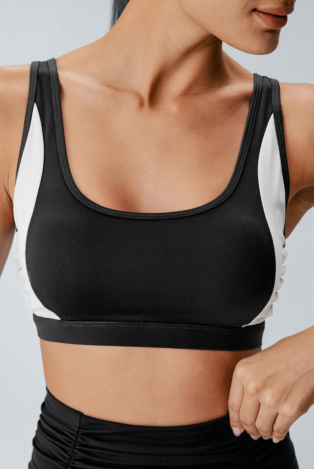 Women Knitted Nylon Yoga Sports Bras Black Sustainable Yoga Tops - BERLOOK