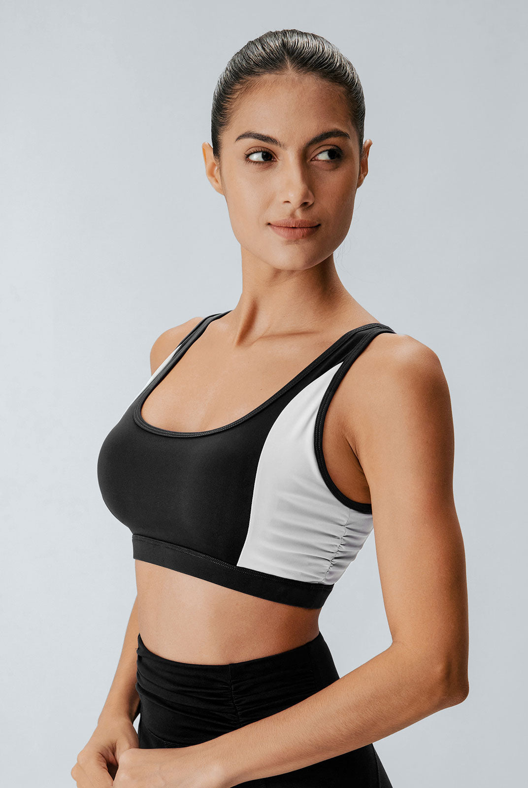 Women Knitted Nylon Yoga Sports Bras Sustainable Yoga Tops - BERLOOK