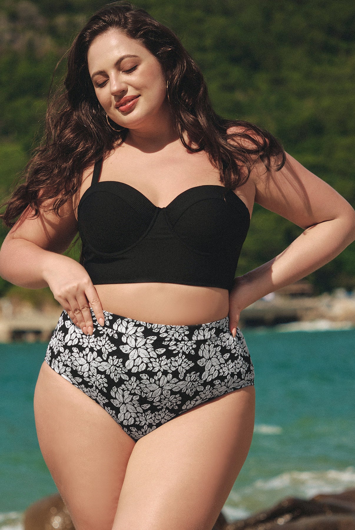 Women Knitted Polyester Blended Bikini Bottoms Sustainable Plus Size Bikinis - BERLOOK