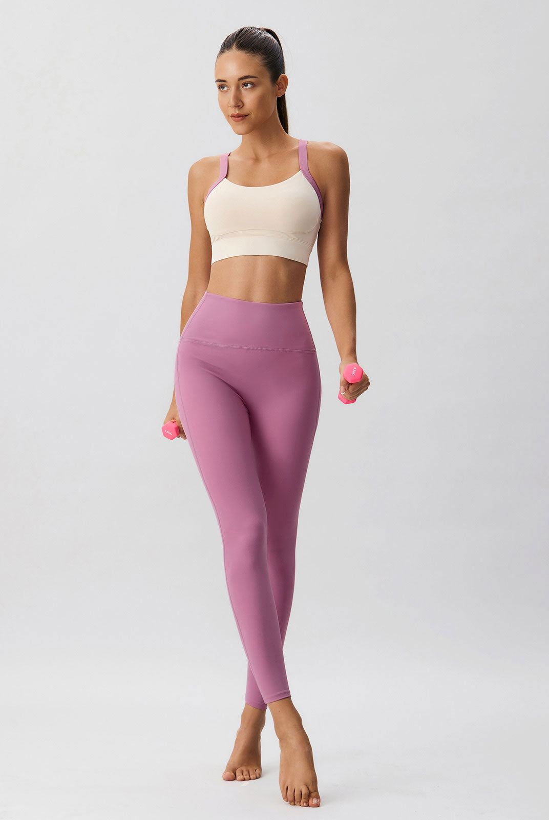 Women'S Knitted Nylon Contrast Color Yoga Sports Bra Sustainable Yoga Tops - BERLOOK