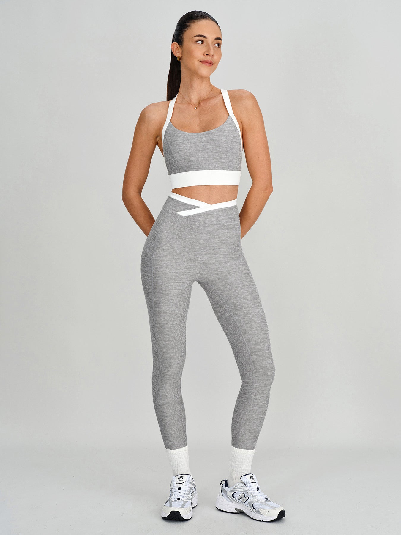 Women's Color-Block Knitted Nylon Yoga Sports Bra Sustainable Yoga Tops - BERLOOK