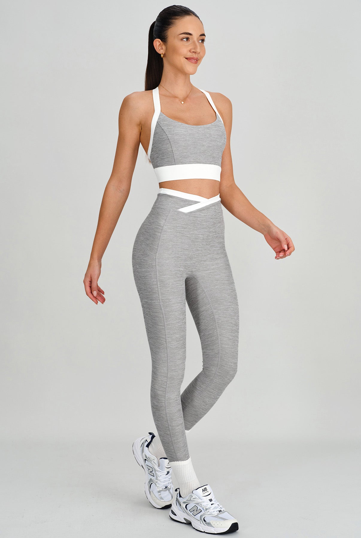 Women's Color-Block Knitted Nylon Yoga Sports Bra Sustainable Yoga Tops - BERLOOK