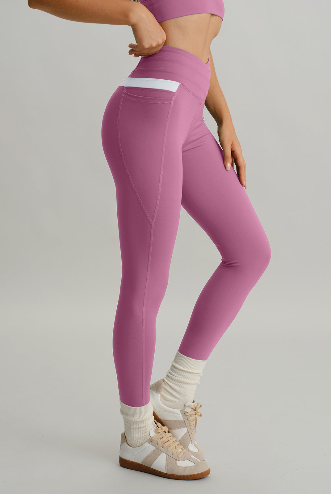 Women's Knitted Nylon Leggings Pink Sustainable Yoga Bottoms - BERLOOK