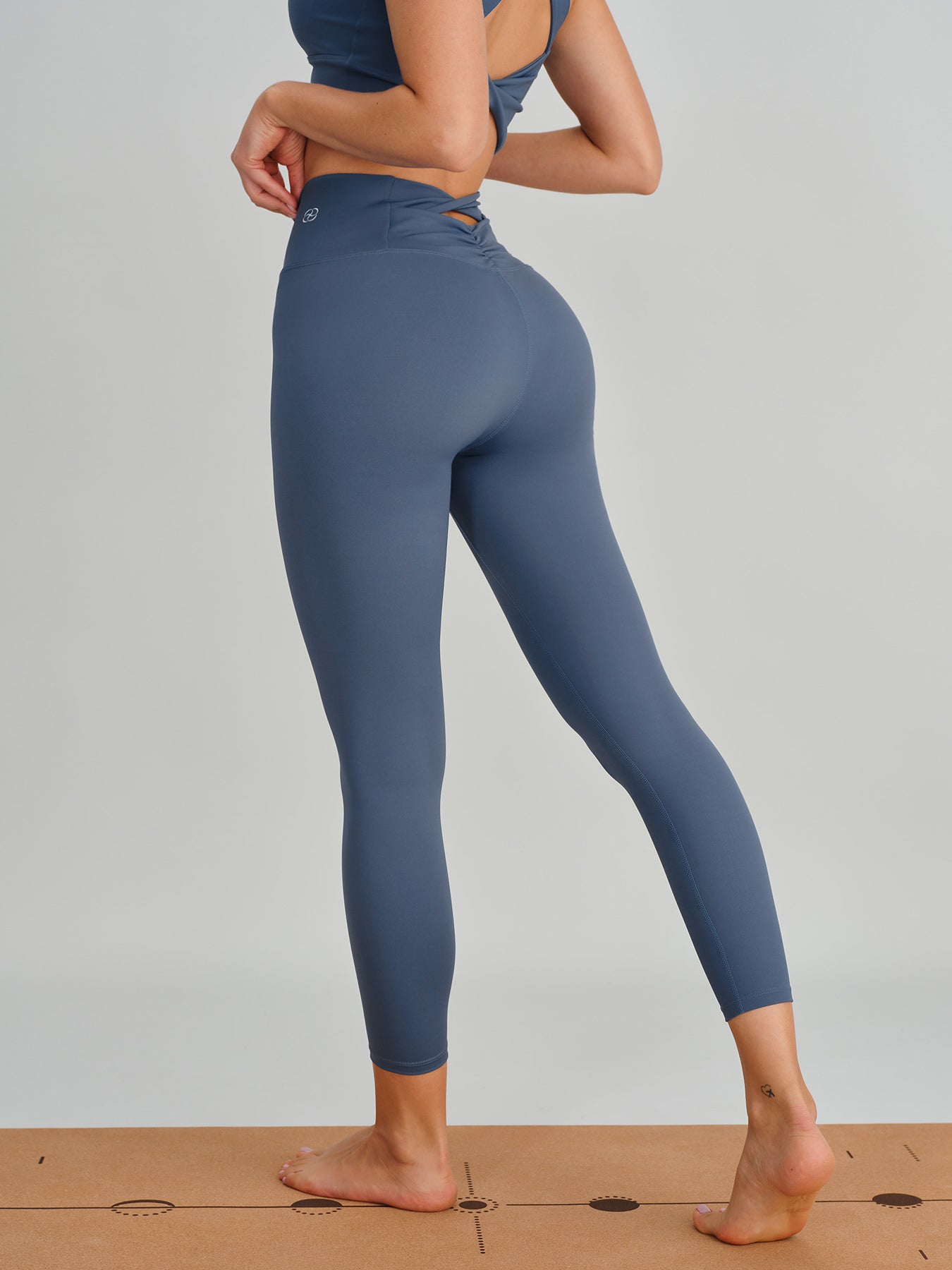 Women's Knitted Nylon Leggings Sustainable Yoga Bottoms - BERLOOK