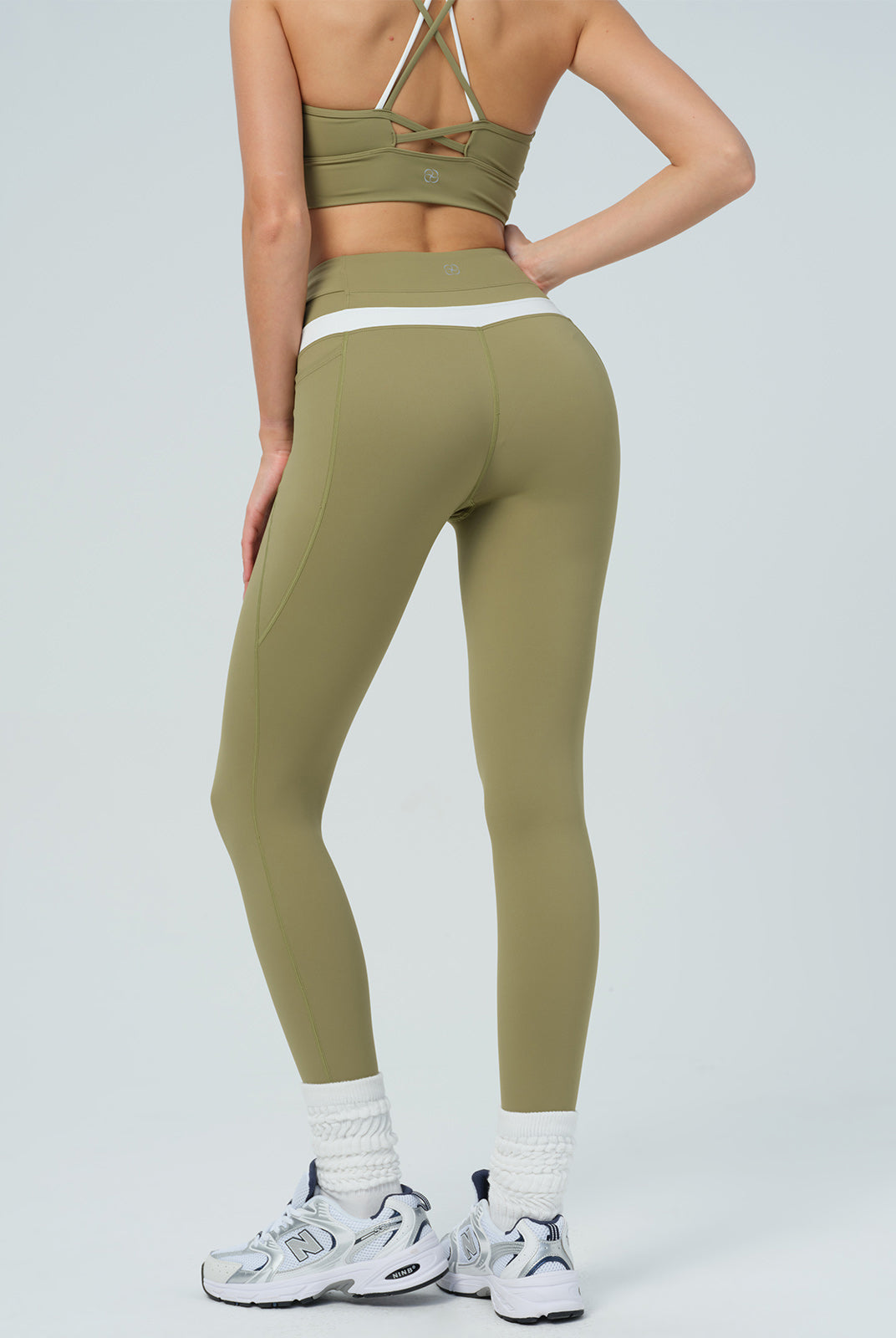 Women's Knitted Nylon Leggings Sustainable Yoga Bottoms - BERLOOK