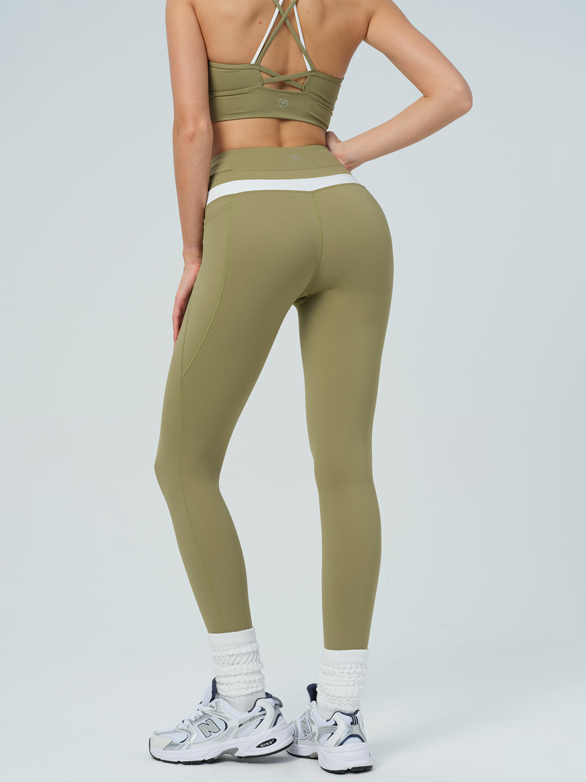 Women's Knitted Nylon Leggings Sustainable Yoga Bottoms - BERLOOK