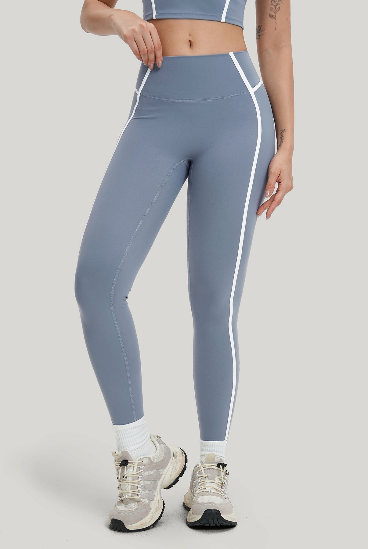 Women's Knitted Nylon Leggings Sustainable Yoga Bottoms - BERLOOK
