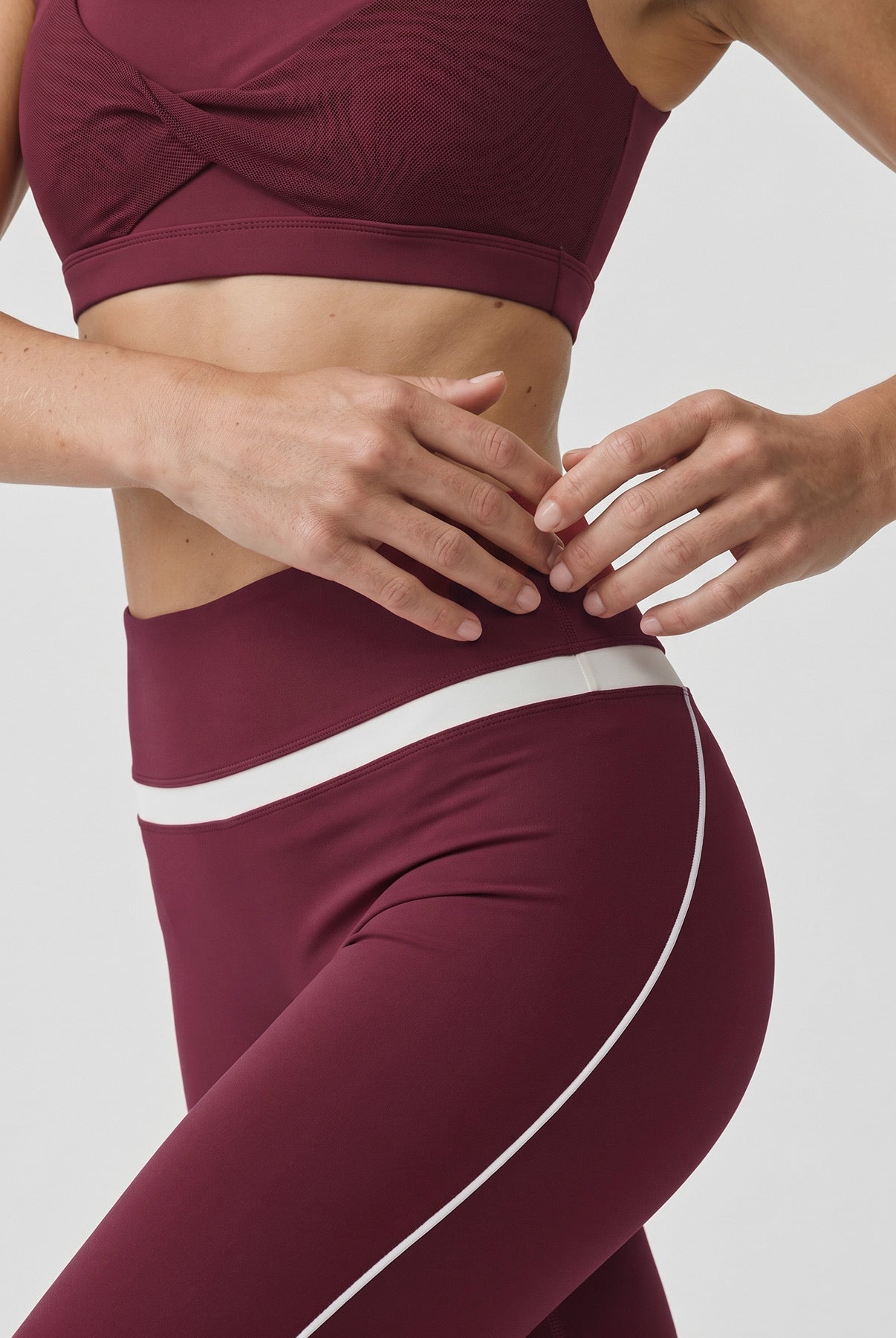 Women's Knitted Nylon Leggings Sustainable - BERLOOK