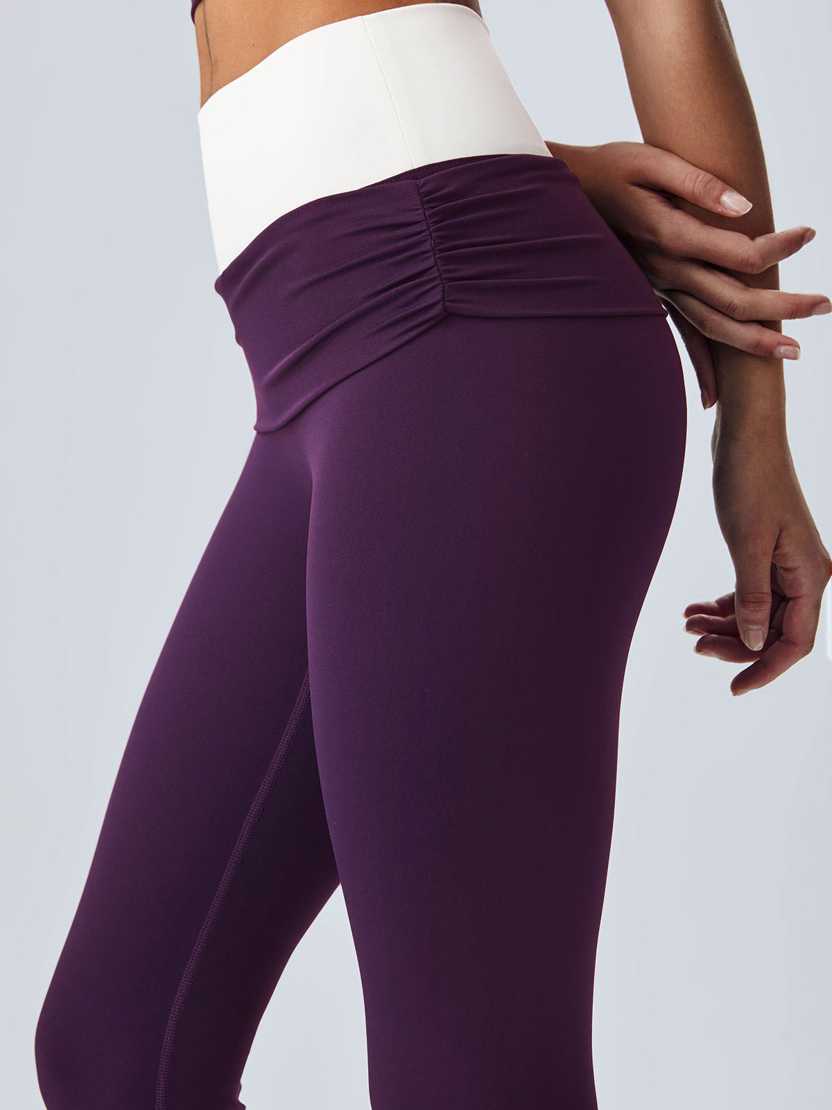 Women's Knitted Nylon Leggings Sustainable Yoga Bottoms - BERLOOK