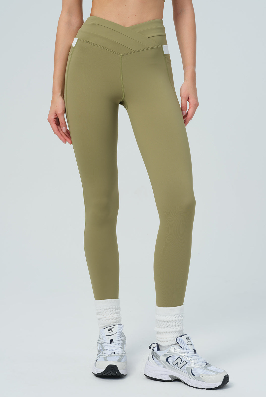 Women's Knitted Nylon Leggings Sustainable Yoga Bottoms - BERLOOK