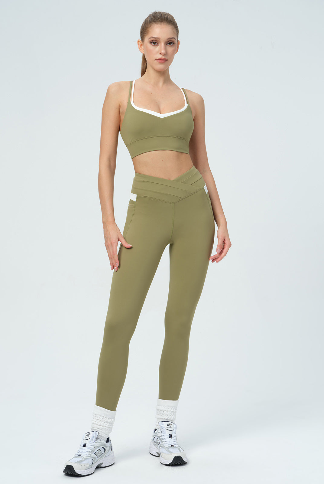 Women's Knitted Nylon Leggings Sustainable Yoga Bottoms - BERLOOK