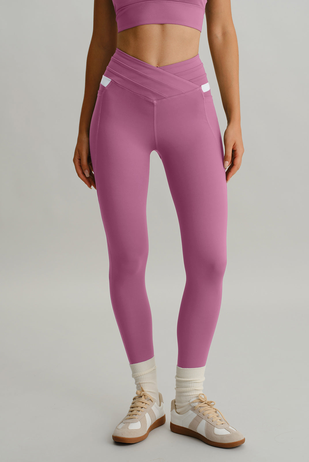 Women's Knitted Nylon Leggings Sustainable Yoga Bottoms - BERLOOK