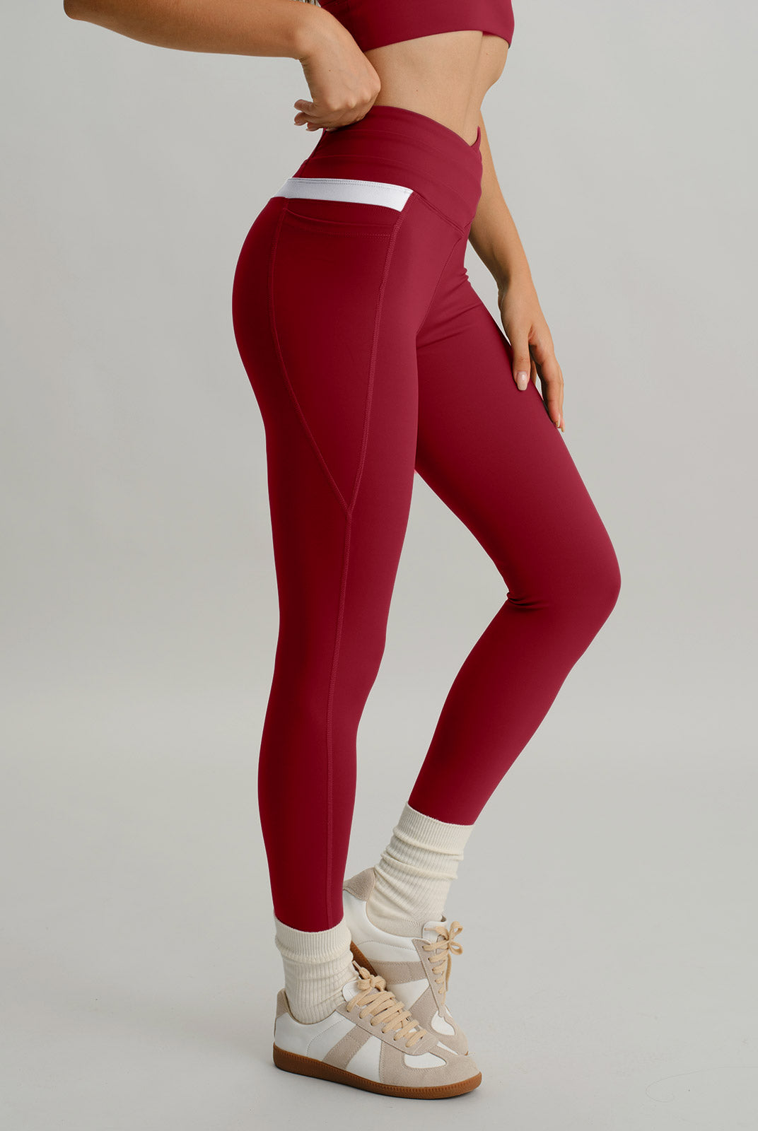 Women's Knitted Nylon Leggings Sustainable Yoga Bottoms - BERLOOK