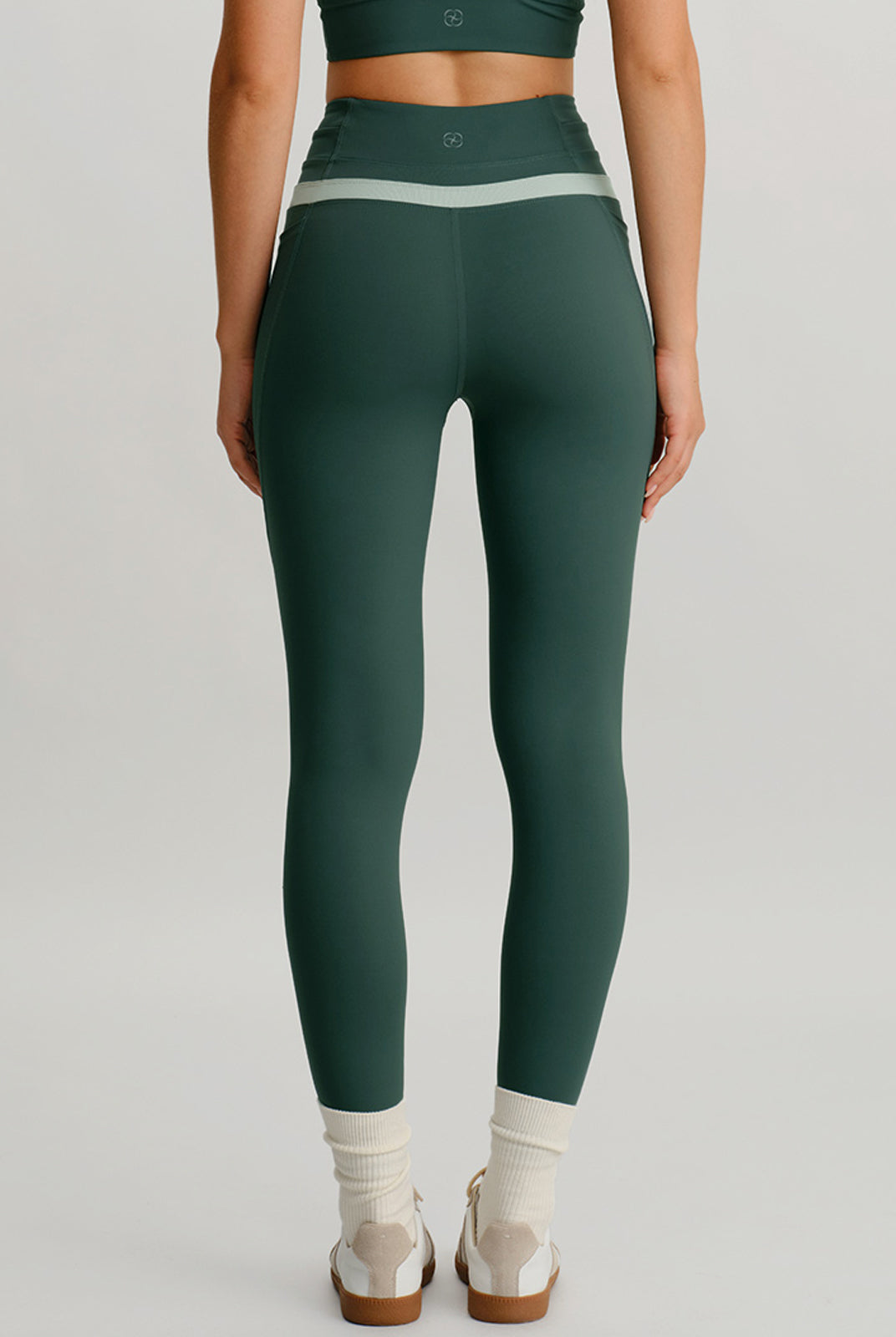 Women's Knitted Nylon Leggings Sustainable Yoga Bottoms - BERLOOK