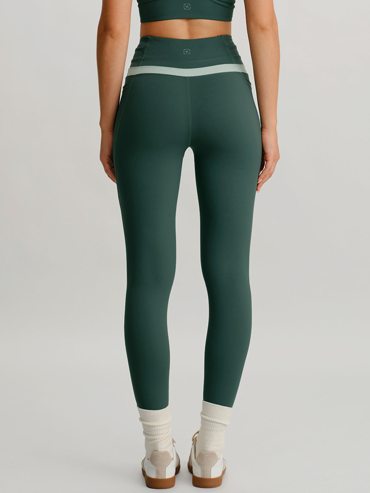 Women's Knitted Nylon Leggings Sustainable Yoga Bottoms - BERLOOK