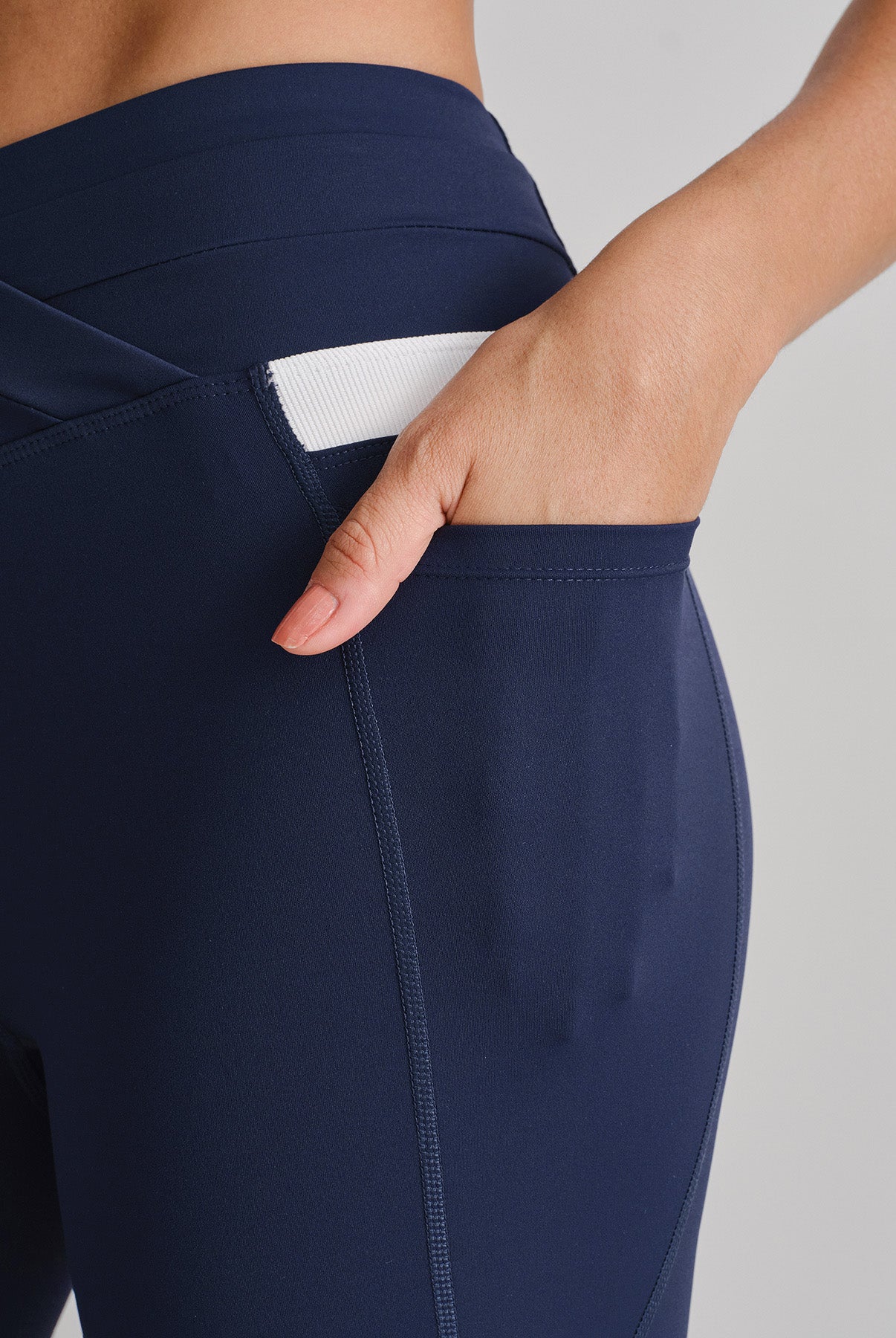 Women's Knitted Nylon Leggings Sustainable Yoga Bottoms - BERLOOK