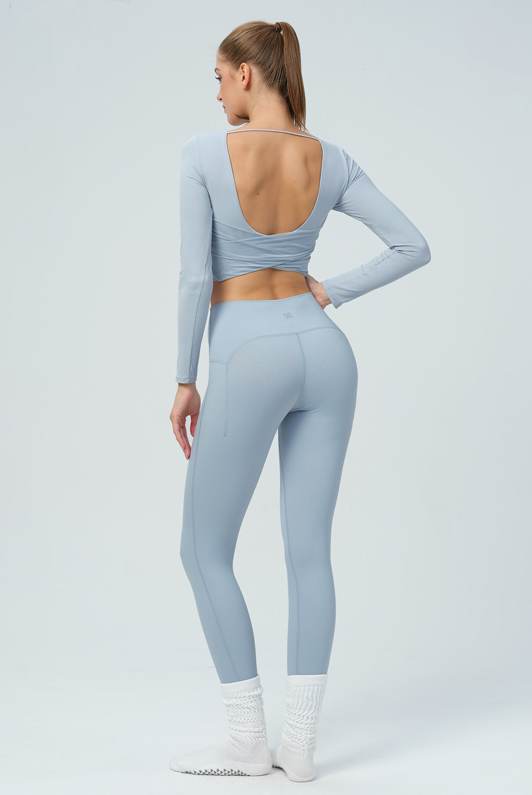 Women's Knitted Nylon Long-Sleeved Top Sustainable Yoga Tops - BERLOOK
