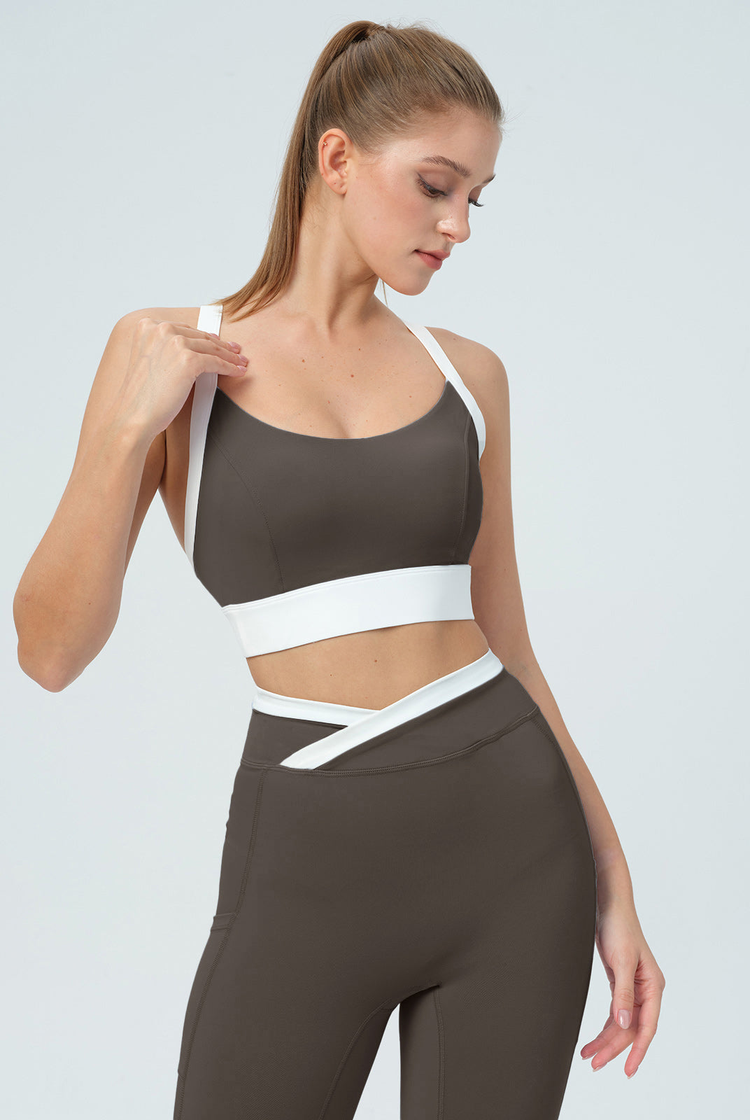 Women's Knitted Nylon Sports Bra Sustainable Yoga Tops - BERLOOK