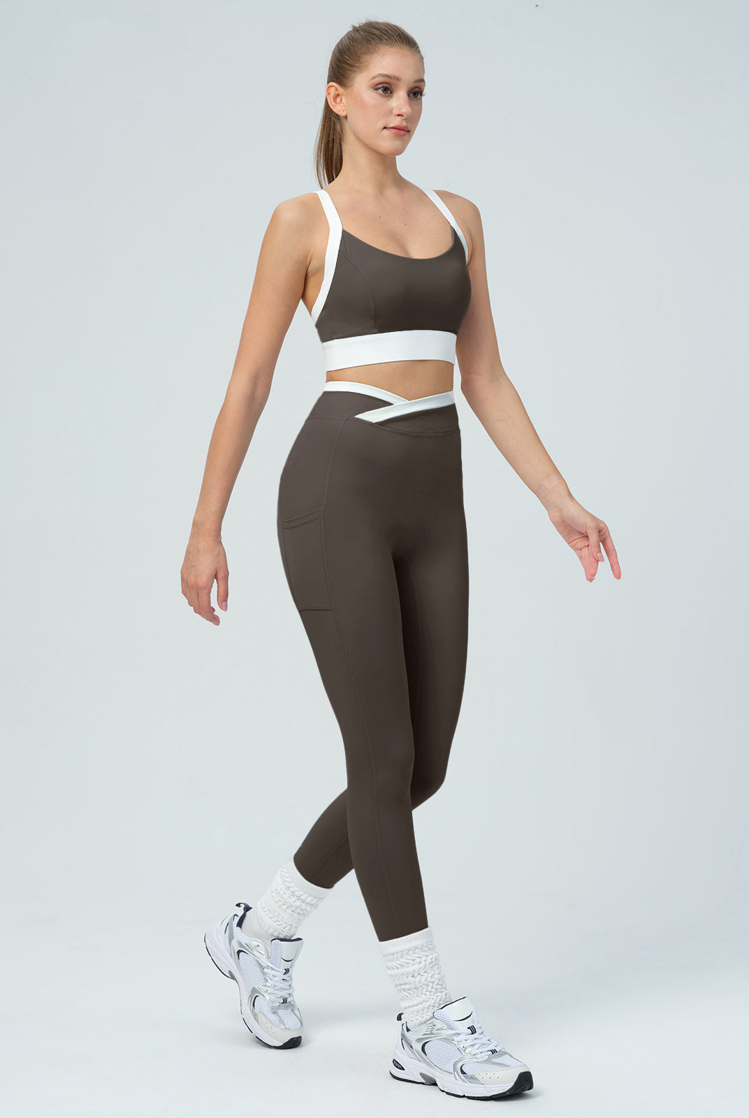 Women's Knitted Nylon Sports Bra Sustainable Yoga Tops - BERLOOK