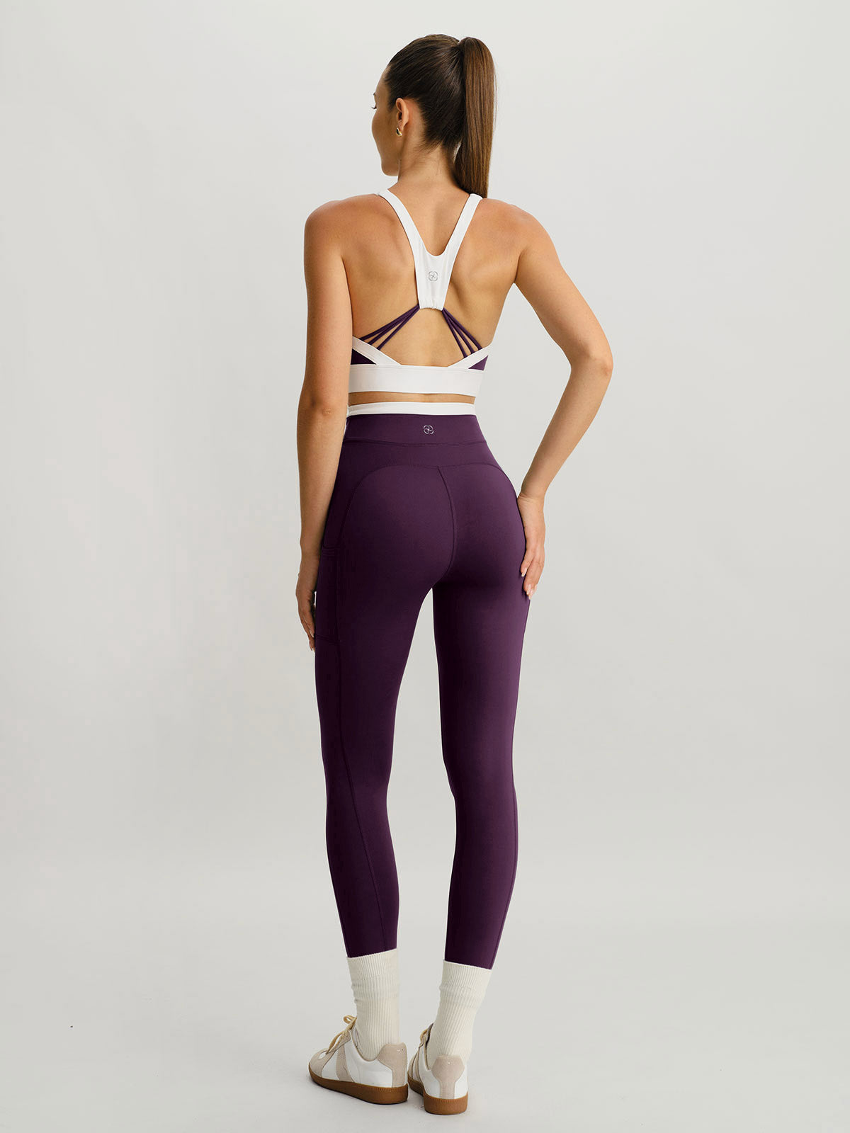 Women's Knitted Nylon Sports Bra Sustainable Yoga Tops - BERLOOK