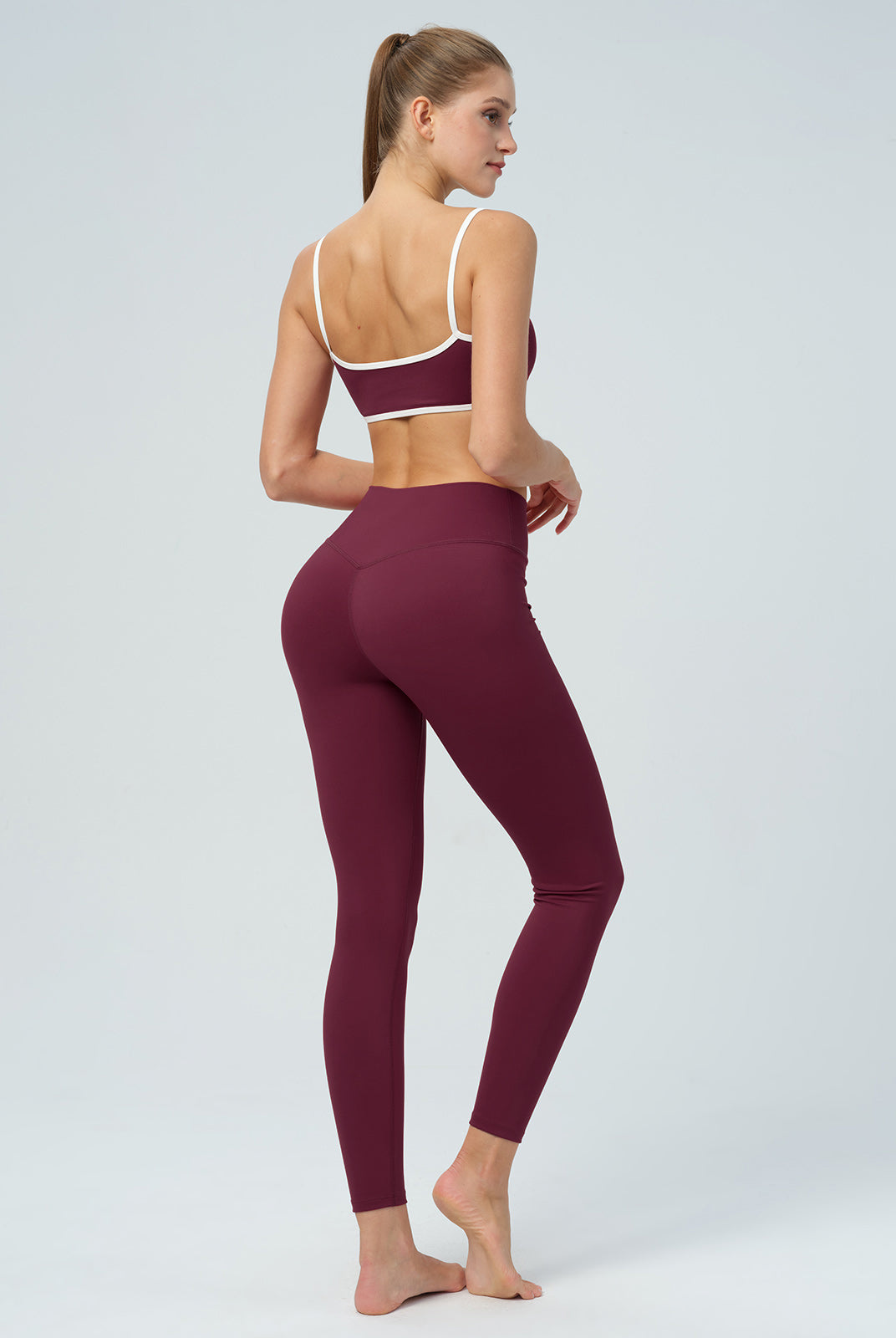Women's Knitted Nylon Sports Bra Sustainable Yoga Tops - BERLOOK