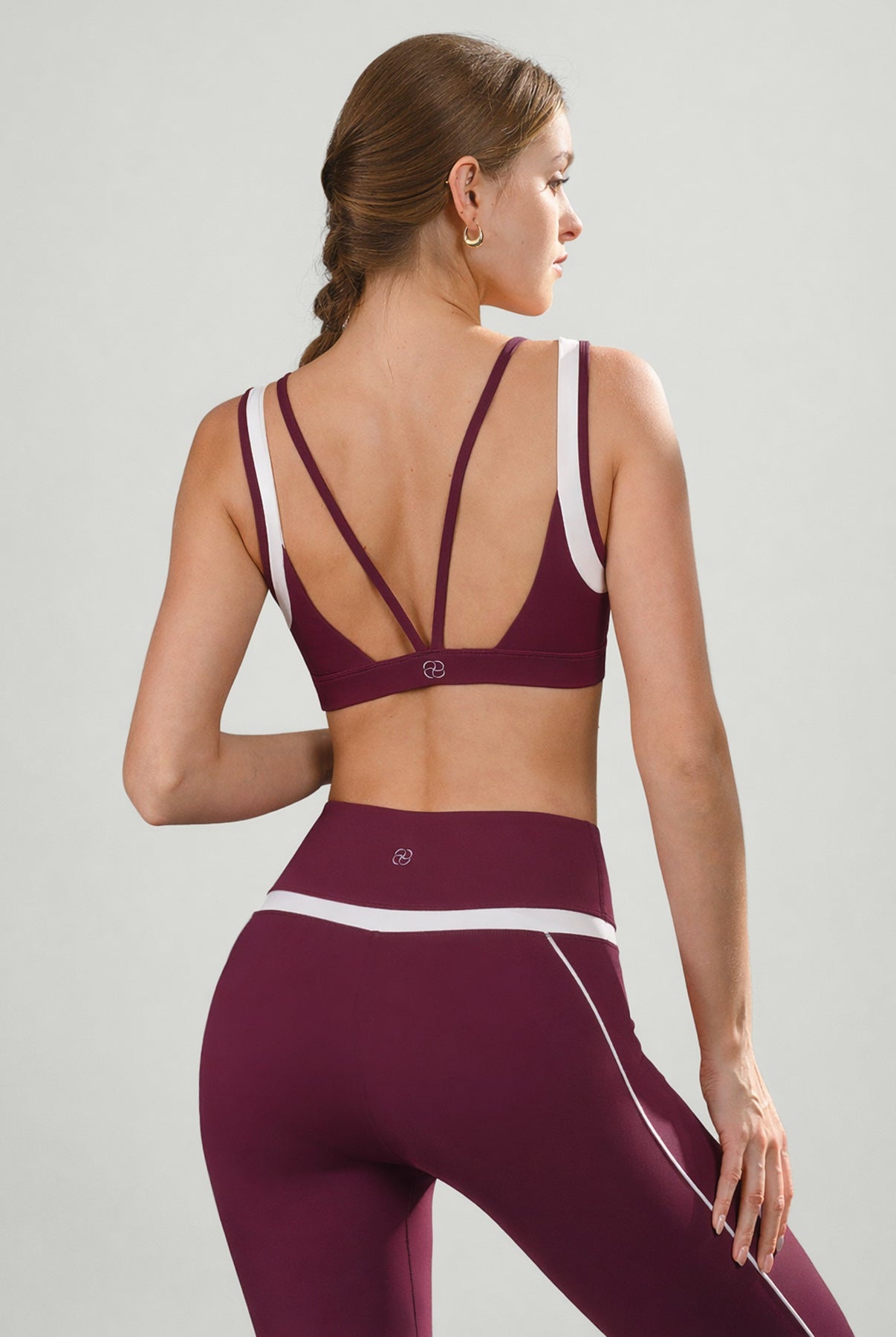Women's Knitted Nylon Sports Bra Sustainable Yoga Tops - BERLOOK