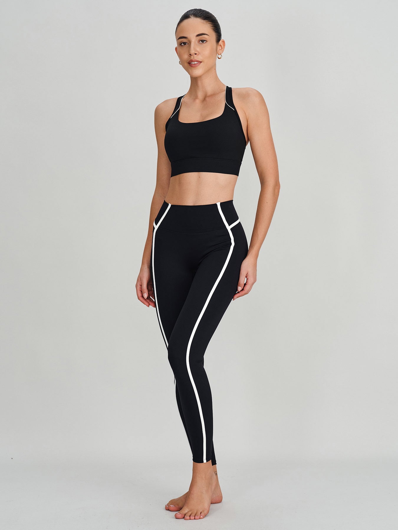 Women's Knitted Nylon Sports Bra Sustainable Yoga Tops - BERLOOK