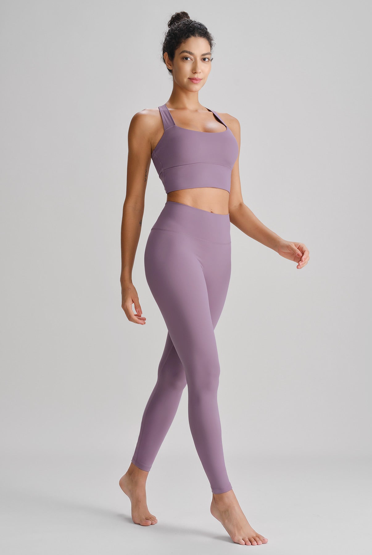 Women's Knitted Nylon Sports Bra Sustainable Yoga Tops - BERLOOK