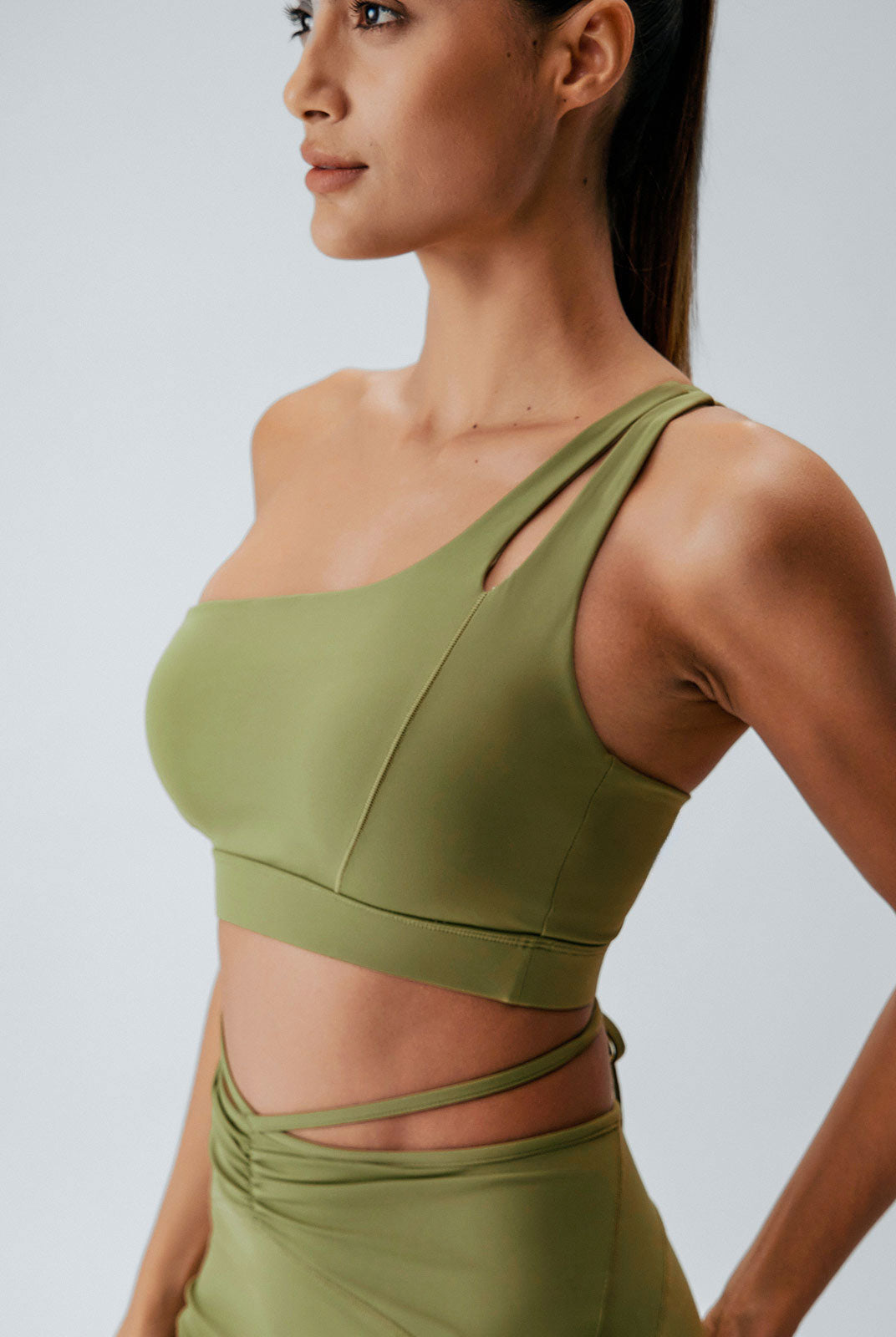 Women's Knitted Nylon Sports Bras Sustainable Yoga Tops - BERLOOK