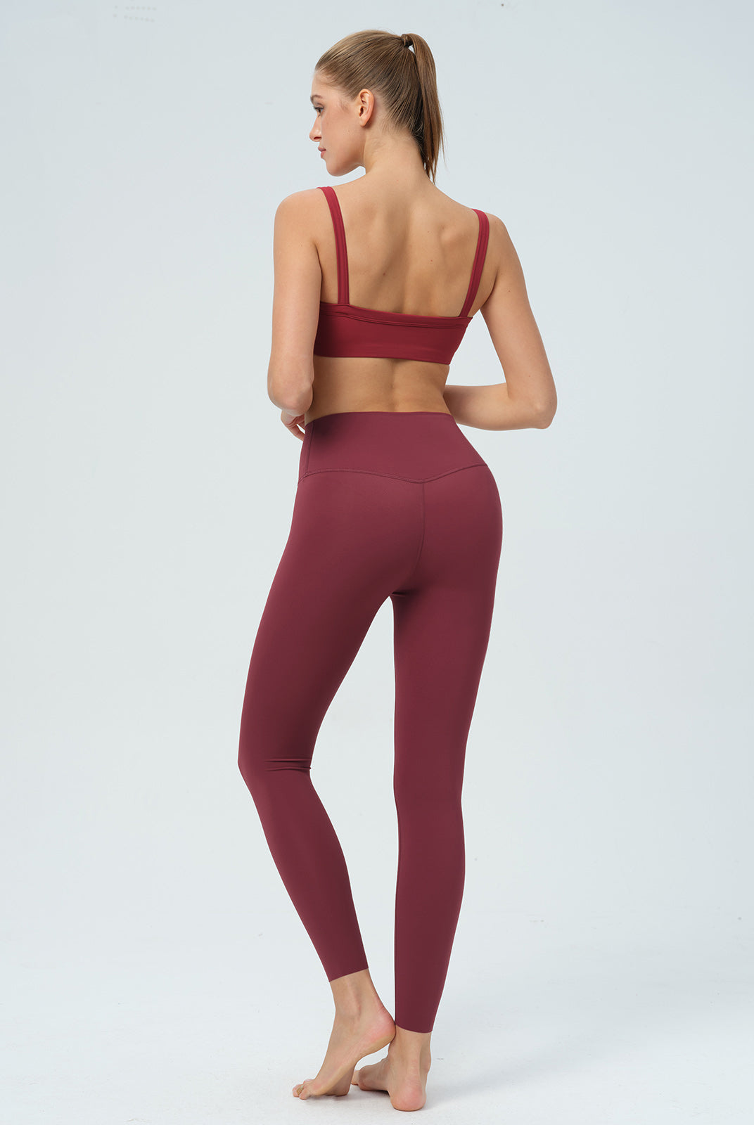 Women's Knitted Nylon Sports Bras Sustainable Yoga Tops - BERLOOK