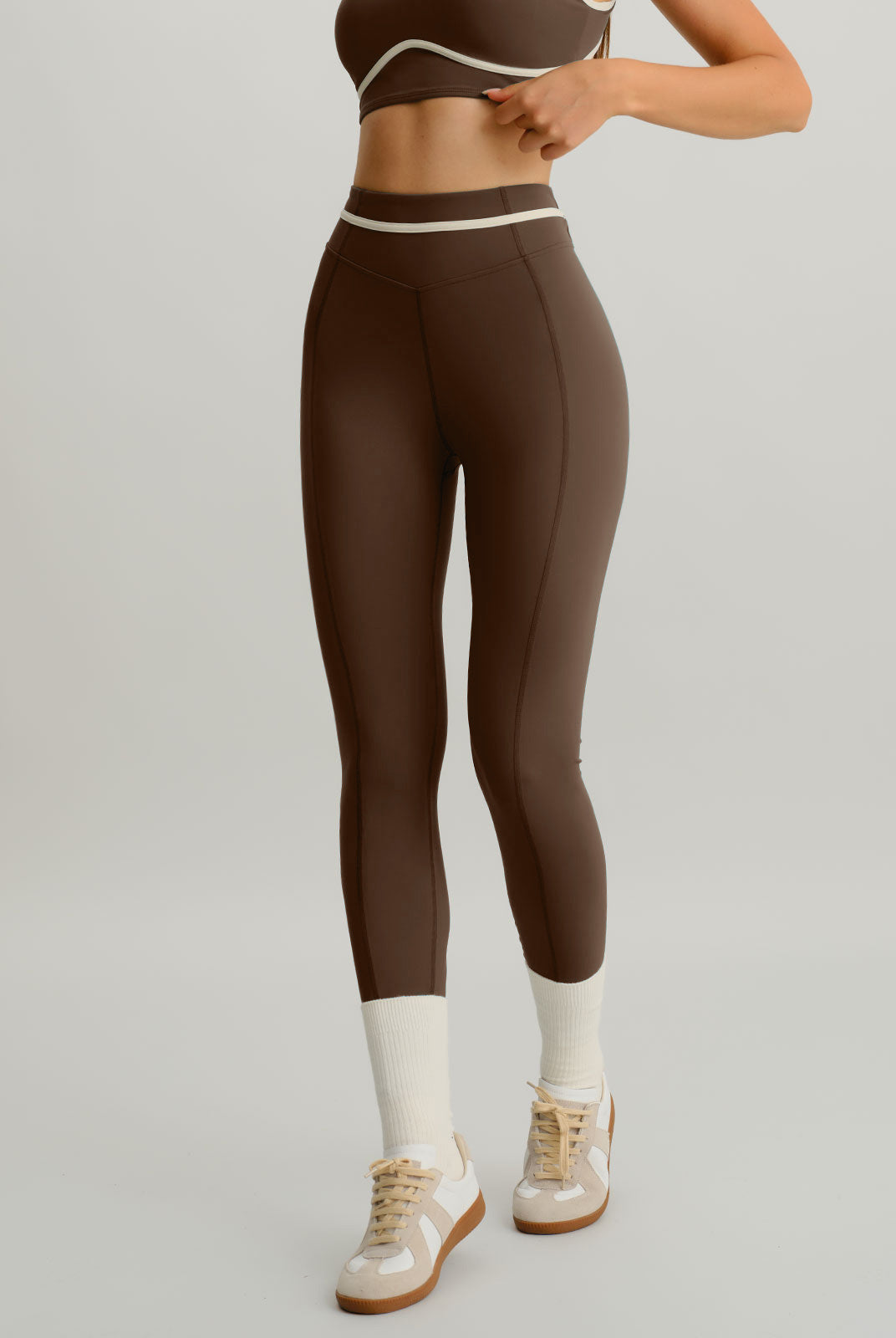 Women's Knitted Nylon Sports Leggings Coffee Sustainable Yoga Bottoms - BERLOOK