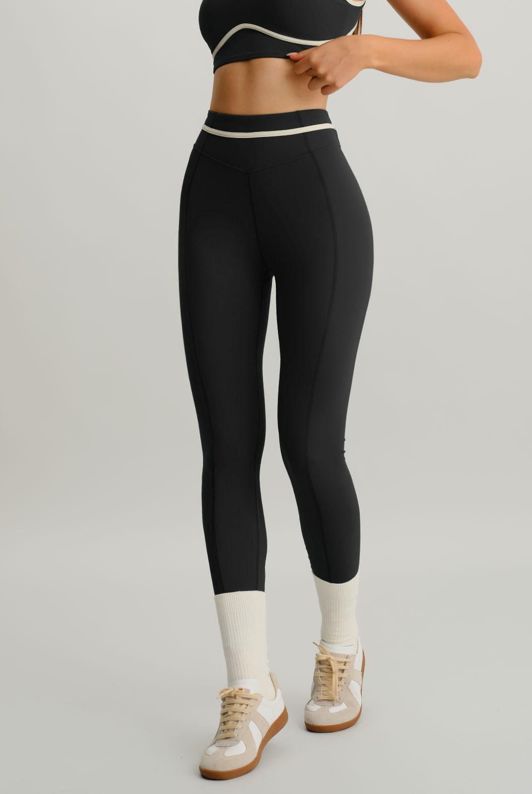 Women's Knitted Nylon Sports Leggings Sustainable Yoga Bottoms - BERLOOK