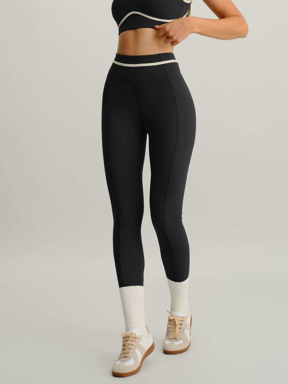 Women's Knitted Nylon Sports Leggings Sustainable Yoga Bottoms - BERLOOK